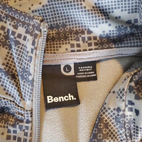 Bench Zip Up- new condition - Picture 3 of 3